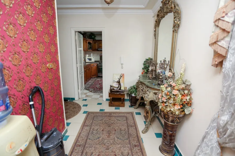 شقة للبيع 200م صافى سيدي بشر (أول نمرة من ش العيسوي)