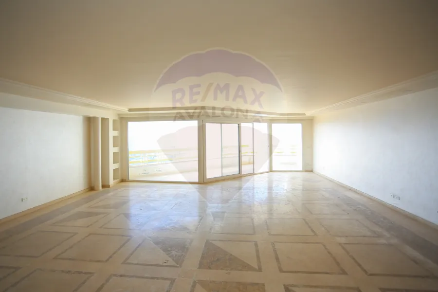Apartment for sale 335 m Zezinia (directly on the sea)