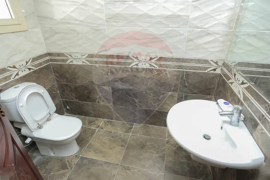 Apartment for sale 255 m Stanley (steps from the sea)