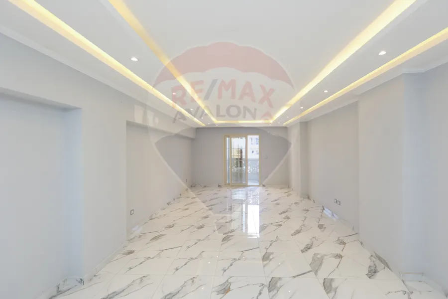 شقة للبيع 155 م سموحة (ش فوزي معاذ الرئيسي)