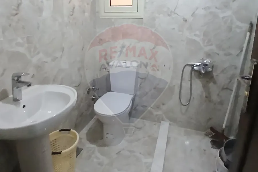 شقة للايجار 150 م سموحة (كومباوند فالورى أنطونيادس)