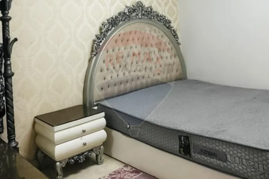 شقة للبيع  135م محرم بك (ش أحمد فايد)