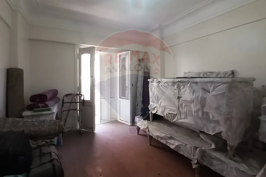 Corner apartment for sale 300 m Miami (Askander Ibrahim main st.)