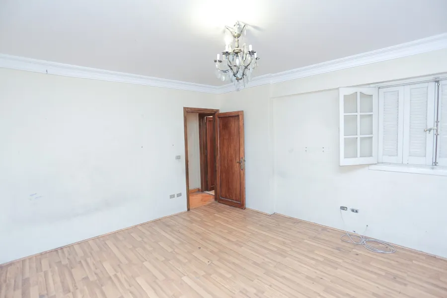 Apartment for rent 200 Kafr Abdo (Near to Abo Qir St.)