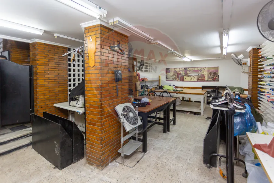 محل للبيع 50 م كامب شيزار (ش سينما اوديون)