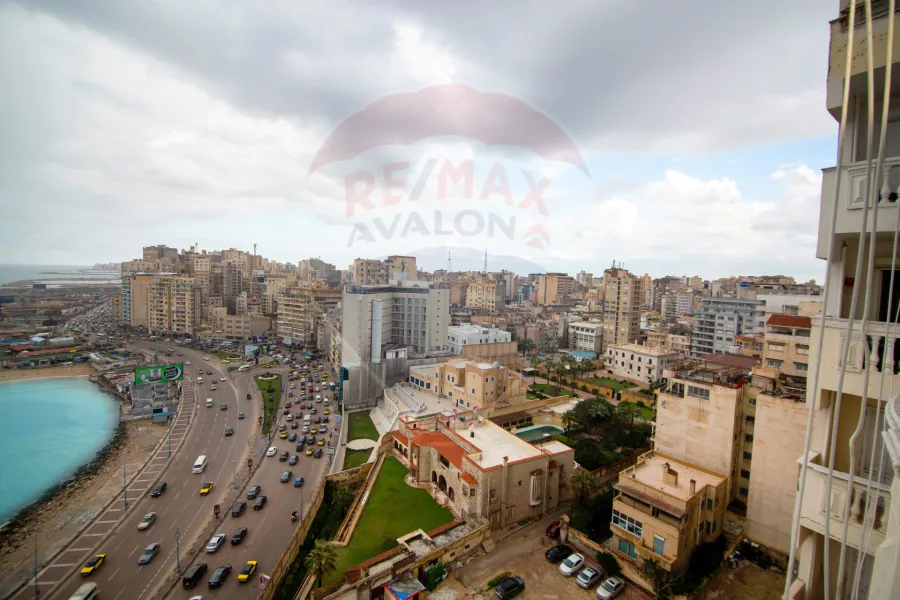 شقة للبيع 280 م ستانلي (خطوات من البحر)