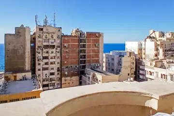 شقة للبيع 142 م سبورتنج (خطوات من البحر)