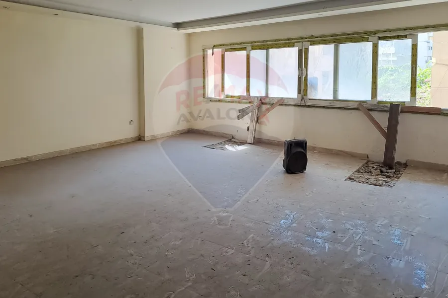 ميزان للايجار 270 م زيزينيا (ش غاربو بك )