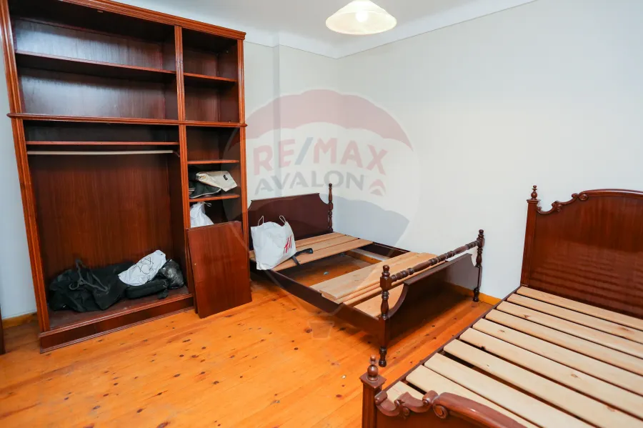 شقه للبيع 205 م لوران (خطوات من البحر)