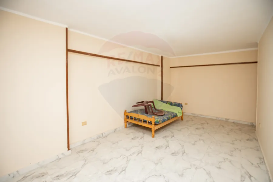 شقة للبيع 150 م كامب شيزار (شارع المكتبات)