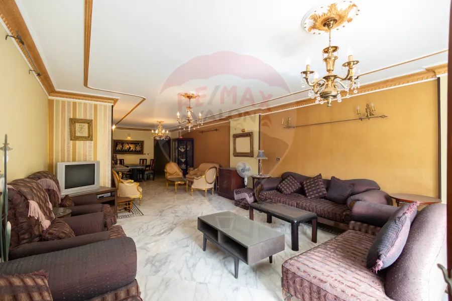Apartment for sale 204 m gleem (Steps from Royal Jewelry Museum)