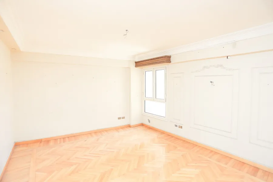 Apartment for rent 200 Kafr Abdo (Near to Abo Qir St.)