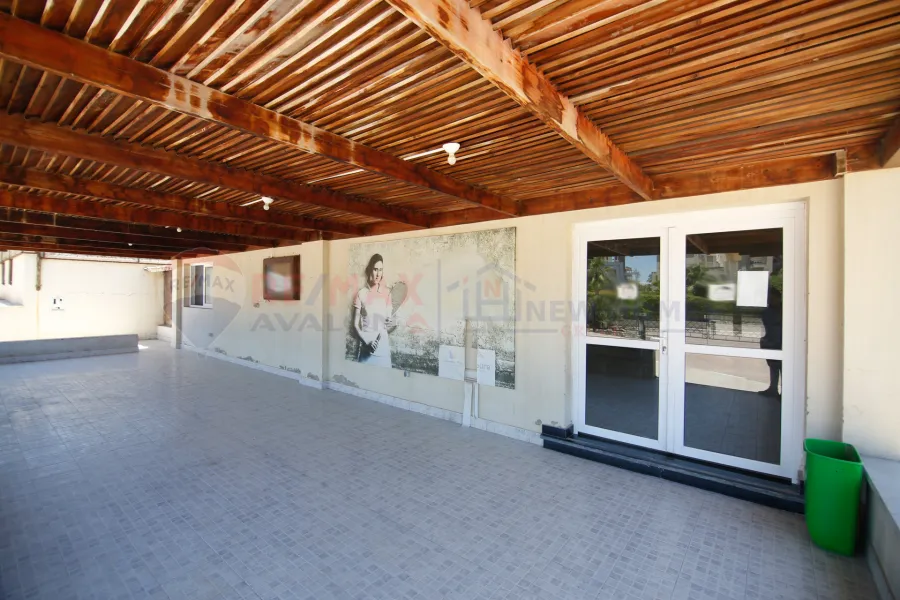 فيلا للبيع 420 م الساحل الشمالى (كومباوند سيدرا)  - صف أول على حمام السباحة