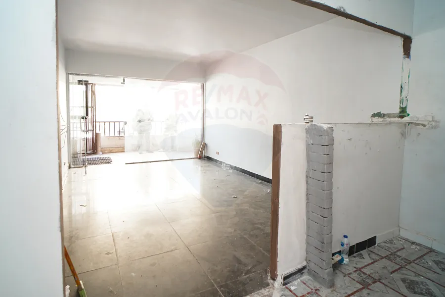 محل للبيع 27 م رشدي (ش المعسكر الروماني)