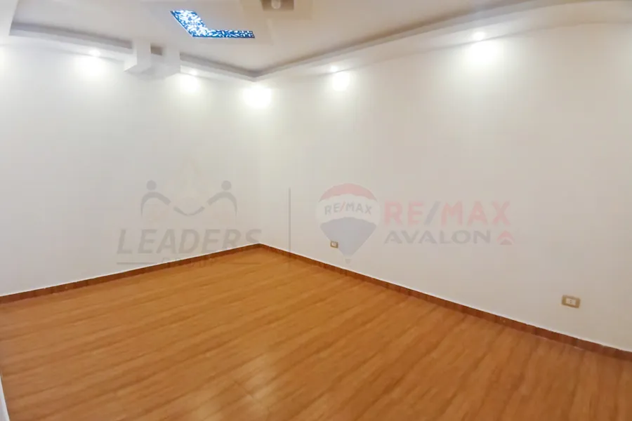 شقه للإيجار 160 م وابور المياه ( كمبوند البركه)