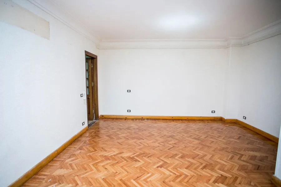 Apartment for rent 220m Gleem (Abo Qir St.)