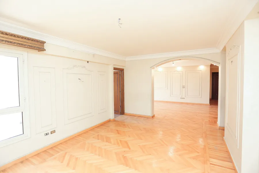 Apartment for rent 200 Kafr Abdo (Near to Abo Qir St.)