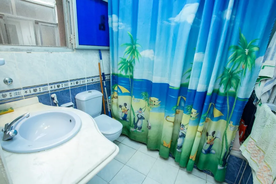 شقة للبيع 120م بسيدي بشر (خطوات من خالد بن الوليد والبحر)