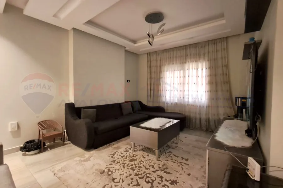 شقة للبيع 210 م سموحة (تقسيم القضاة)