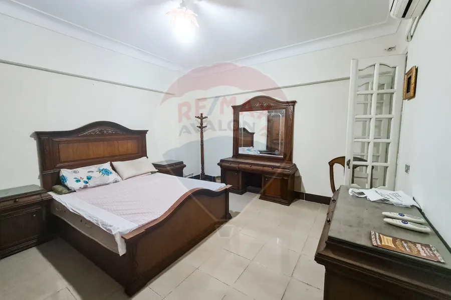 شقة للايجار المفروش 150 م لوران (خطوات من البحر)