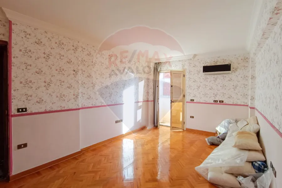 شقة للبيع 210 م كفر عبده (ش الاسماعيلية)