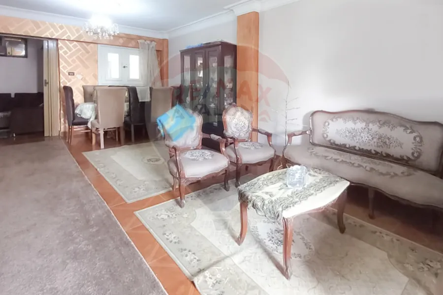 شقة للبيع 180 م ميامي (ش عبد الناصر الرئيسي)