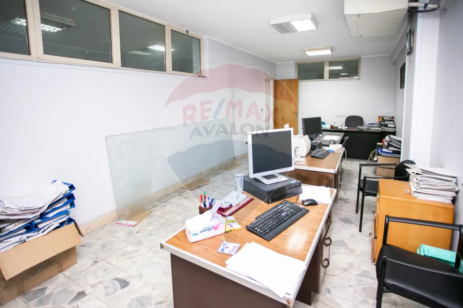 مقر إداري للبيع 200 م سيدي بشر (ميدان محمد نجيب - يري البحر)  -  يصلح لكافة الأنشطة