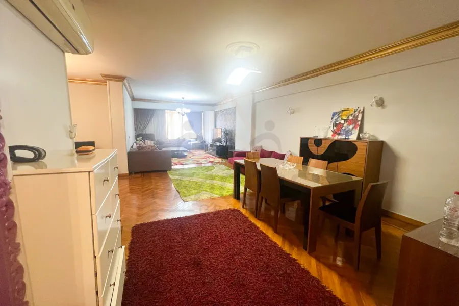 شقة للبيع 185 م رشدي (ش أبوقير - عمارة براند)