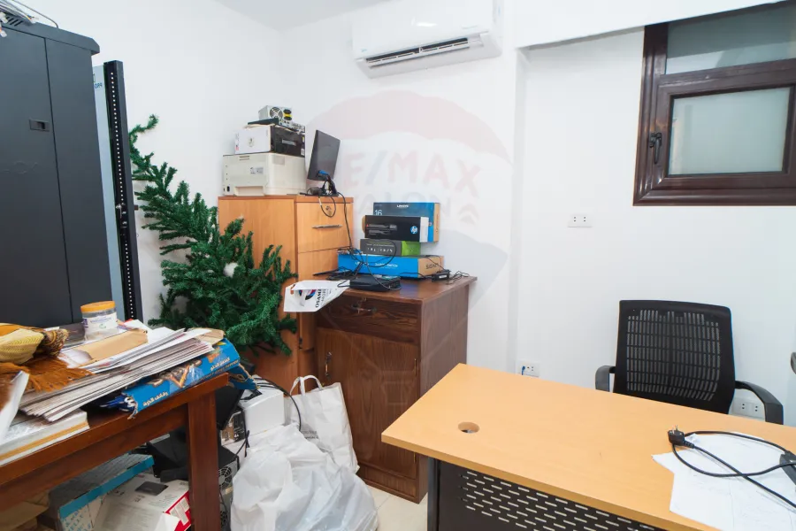 Administrative headquarters for sale 260 m Gleem (in front of the digestive system hospital)