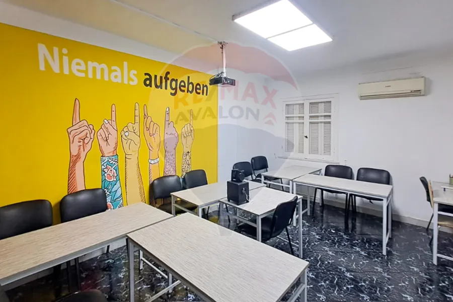 Administrative residence for rent 165 m Roushdy (Directly on the tram)