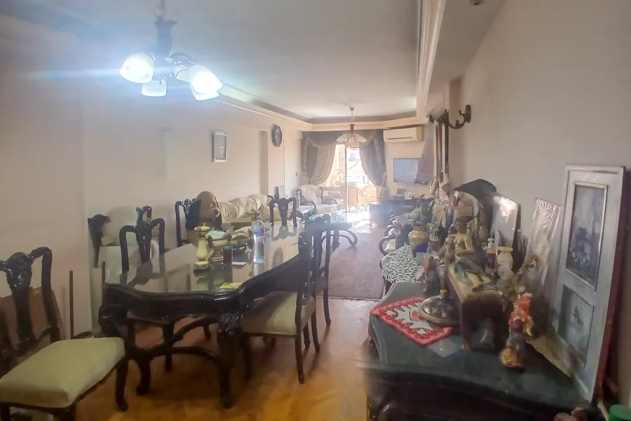 شقة للبيع 130 م سبورتنج (علي الترام - ش  شهاب الدين أبو السنون )