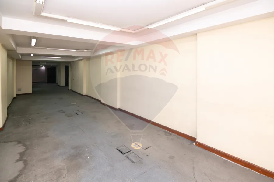 شقة ادارى للايجار 370 م سموحة (ش فوزى معاذ)