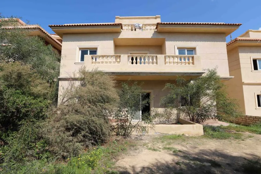 فيلا مستقلة للبيع 550م بكينج مريوط  (بكومباوند العروبة) - نصف تشطيب