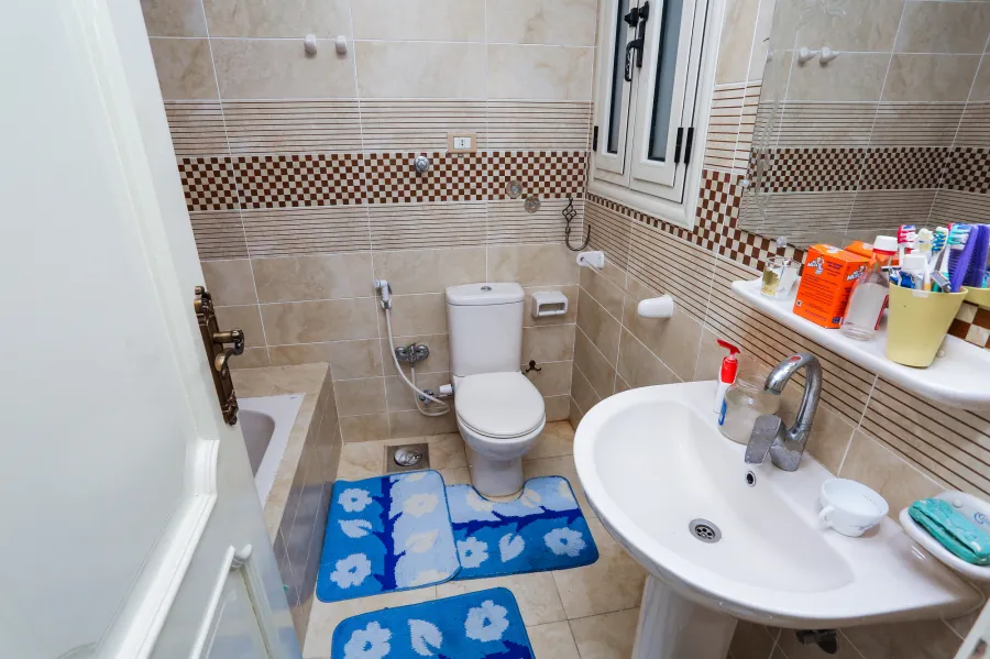 شقة للبيع 150 م فلمنج (خطوات من شارع ابو قير و كنيسة مارمينا جليم)