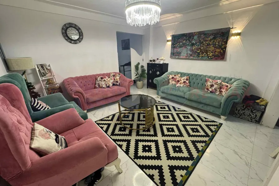 شقة للبيع 130م كامب شيزار (ش هليوبليس)