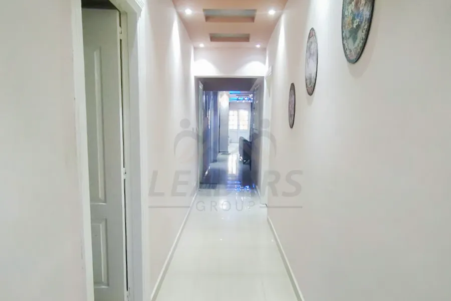 شقة للبيع 250 م رشدي (متفرع من ش عبد الحميد العبادي)