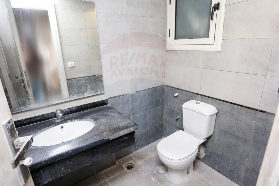 محل + ميزان للايجار 750 م سيدي جابر (ش ابو قير)