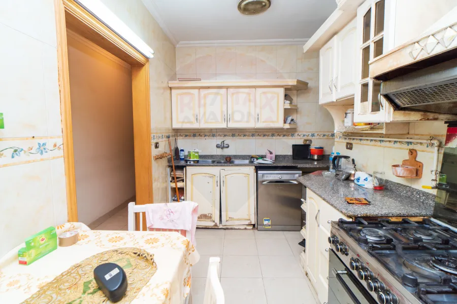 Apartment for sale 243 m Sidi Gaber (Steps from the Army Forces Hospital)