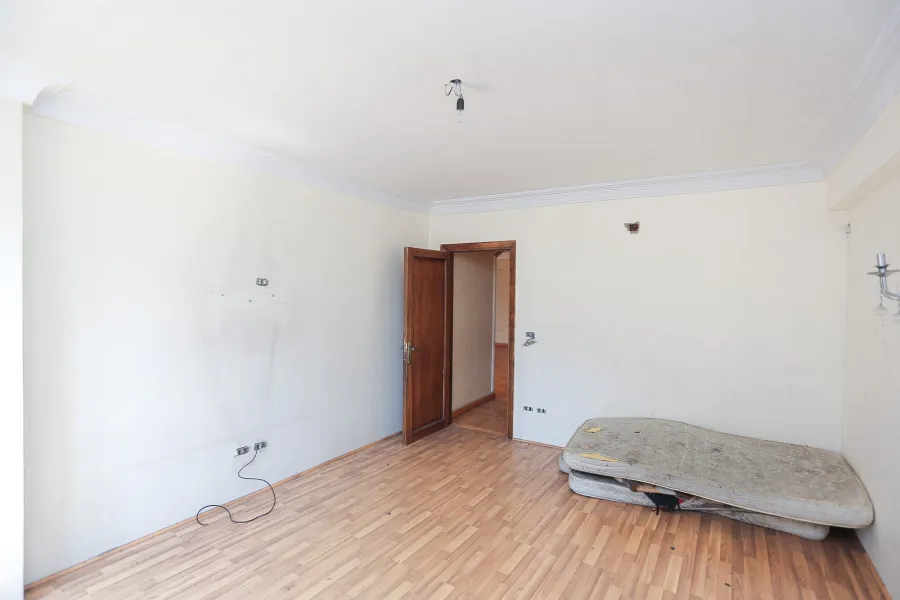 Apartment for rent 200 Kafr Abdo (Near to Abo Qir St.)