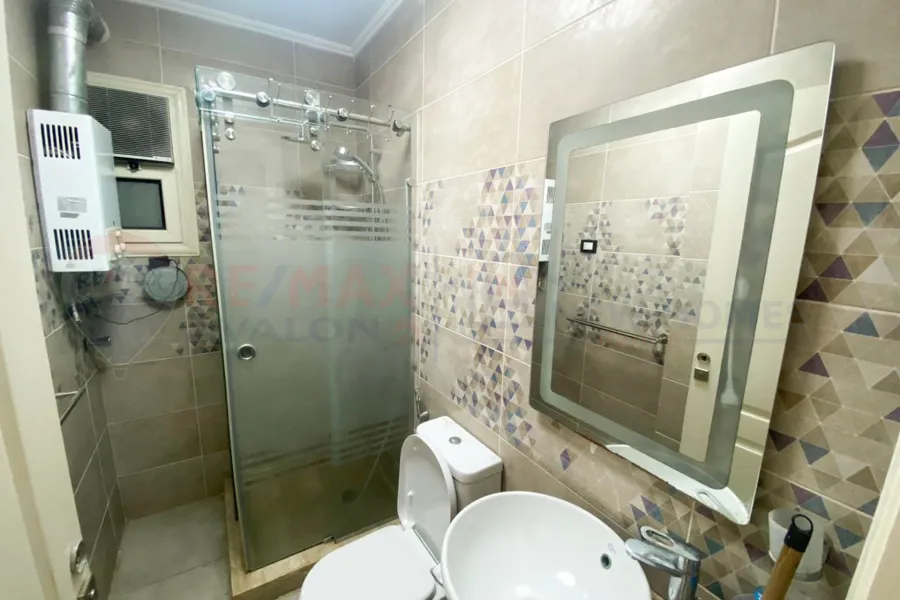 شقة للبيع 100 م جليم (ش زهران رشدي)