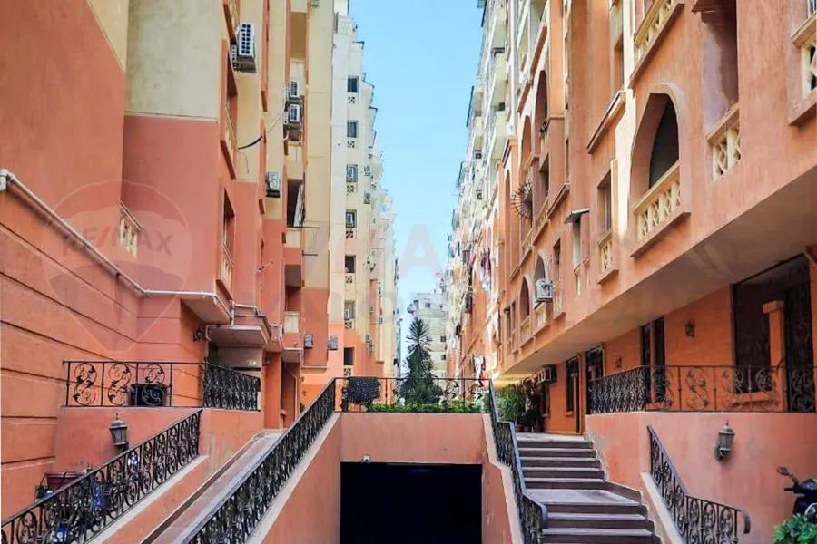 شقة للبيع 186 م سموحة (جراند فيل)