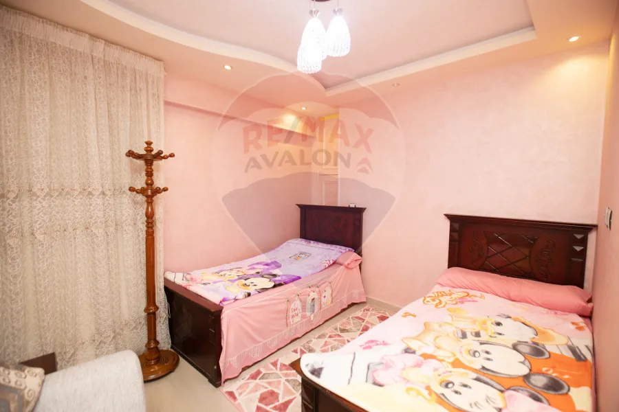 شقة للبيع 150 م  المندرة  (على البحر مباشرة )