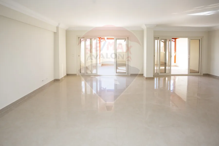 شقة للبيع 271 م سموحة (ش البرت الاول)