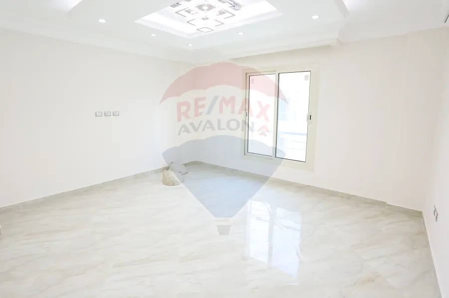 شقة للبيع 526 م سموحة (كومباوند أنطونيادس)