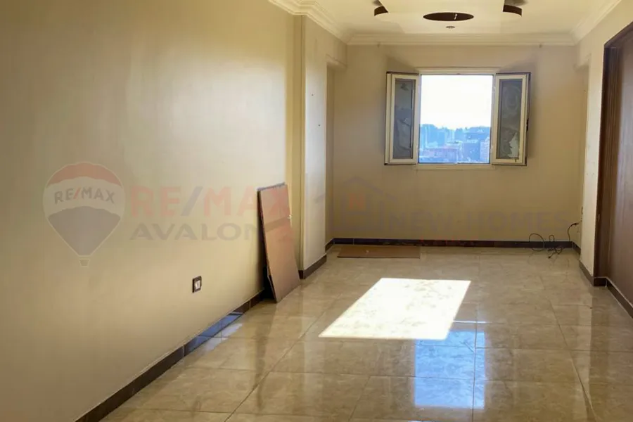 شقة للبيع 115 م سبورتنج (امام نادي سبورتنج)