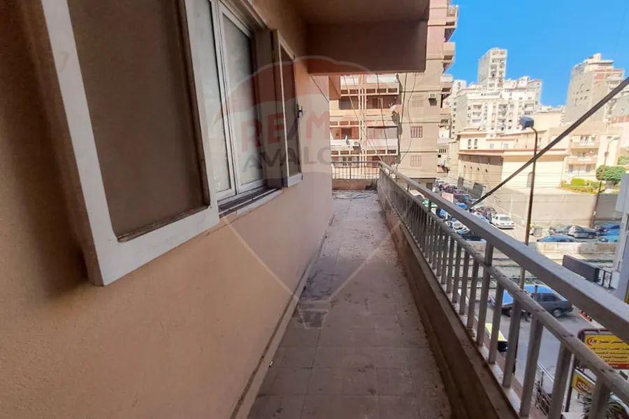 Apartment for sale 300 m Fleming (directly on the tram)