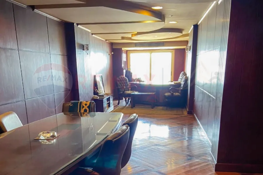 مقر اداري مفروش للإيجار 250 م ميامي (امام نادي السيارات)