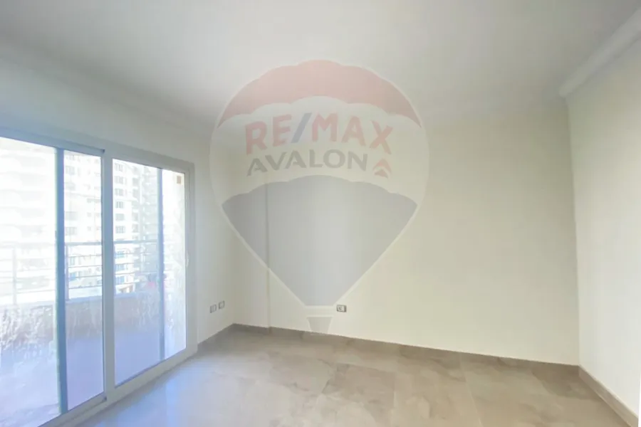 شقة للإيجار 243 م سموحة (كومباوند انطونيادس)