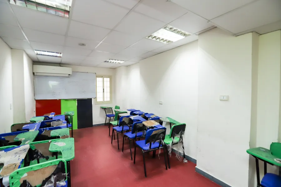 مقر إدارى للايجار 175 م سموحة ( شارع فيكتور عمانويل )