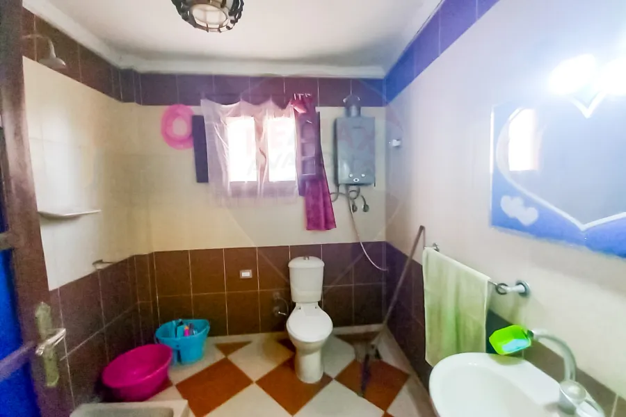 شقة للبيع 147 م + 60 م روف زيزينيا  ( ش الأمير جميل )